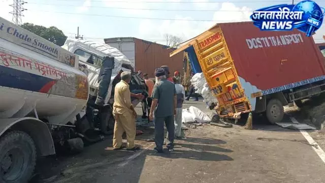 जालंधर NH पर दर्दनाक हादसा: दो कैंटरों में भिड़ंत, गंभीर रूप से घायल ड्राइवर ने अस्पताल में तोड़ा दम जालंधर NH पर दर्दनाक हादसा: दो कैंटरों में भिड़ंत, गंभीर रूप से घायल ड्राइवर ने अस्पताल में तोड़ा दम