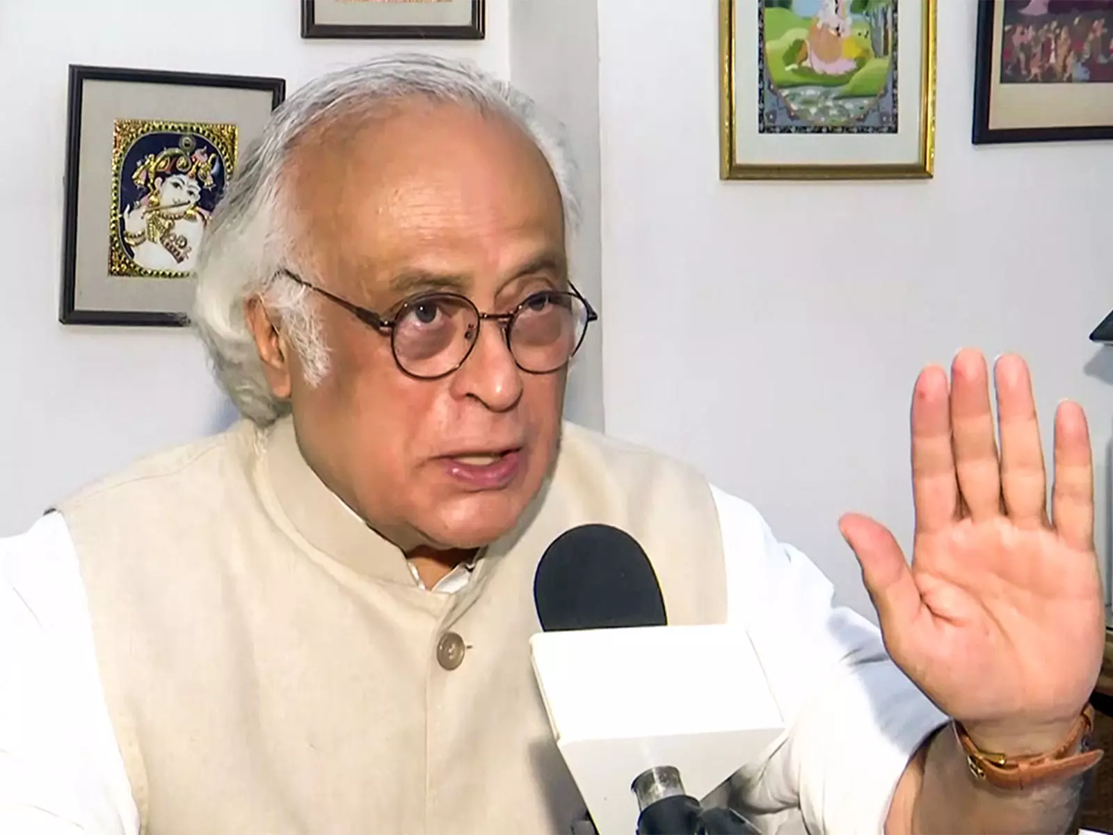 नरेश पाल गंगवार की शिक्षा सचिव नियुक्ति पर कांग्रेस ने उठाए सवाल नरेश पाल गंगवार की शिक्षा सचिव नियुक्ति पर कांग्रेस ने उठाए सवाल