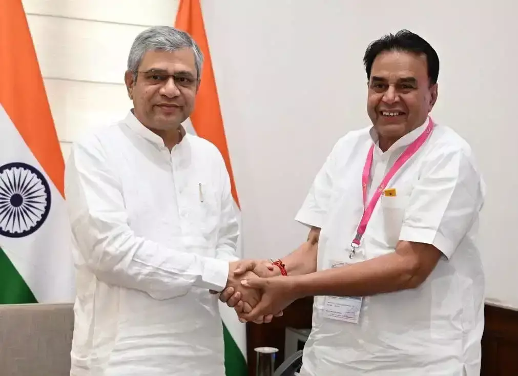Jodhpur: संसदीय कार्य मंत्री का दिल्ली दौरा, मंत्रियों से मुलाकात कर लिया फीडबैक Jodhpur: संसदीय कार्य मंत्री का दिल्ली दौरा, मंत्रियों से मुलाकात कर लिया फीडबैक