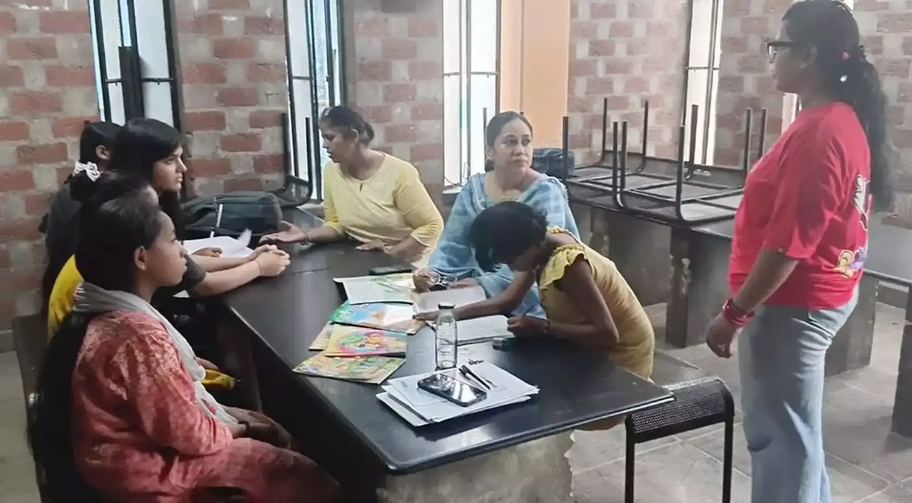 Gurugram: अचानक आरुषि होम पहुंचीं सीजेएम निशा, सुविधाओं का लिया जायजा Gurugram: अचानक आरुषि होम पहुंचीं सीजेएम निशा, सुविधाओं का लिया जायजा