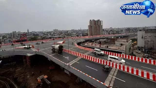 यातायात के लिए खुली सौगात: गोरखपुर में नए फोरलेन फ्लाईओवर पर दौड़े वाहन, जाम से मिलेगी राहत
