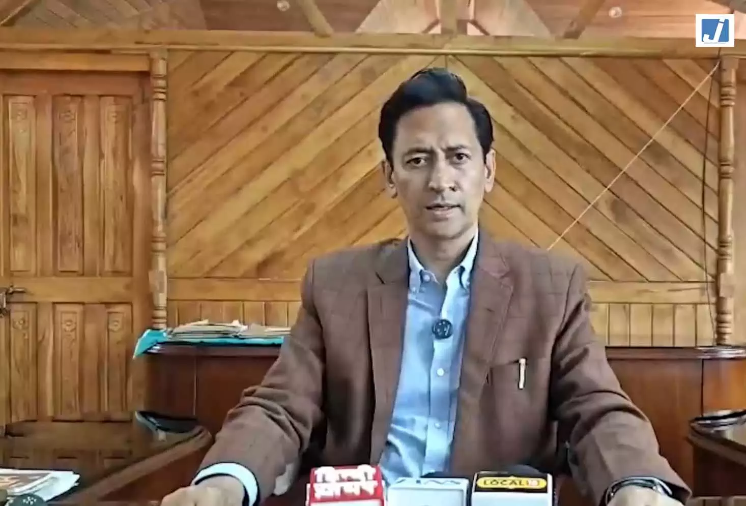नैनीताल में भूस्खलन पर प्रशासन सख्त, दीपक रावत बोले: अवैध निर्माण पर होगी कार्रवाई नैनीताल में भूस्खलन पर प्रशासन सख्त, दीपक रावत बोले: अवैध निर्माण पर होगी कार्रवाई