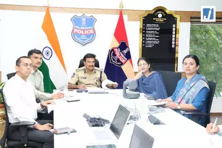 तेलंगाना के डीजीपी ने साइबर सुरक्षा में राज्य के प्रदर्शन को सुधारने का आह्वान किया तेलंगाना के डीजीपी ने साइबर सुरक्षा में राज्य के प्रदर्शन को सुधारने का आह्वान किया