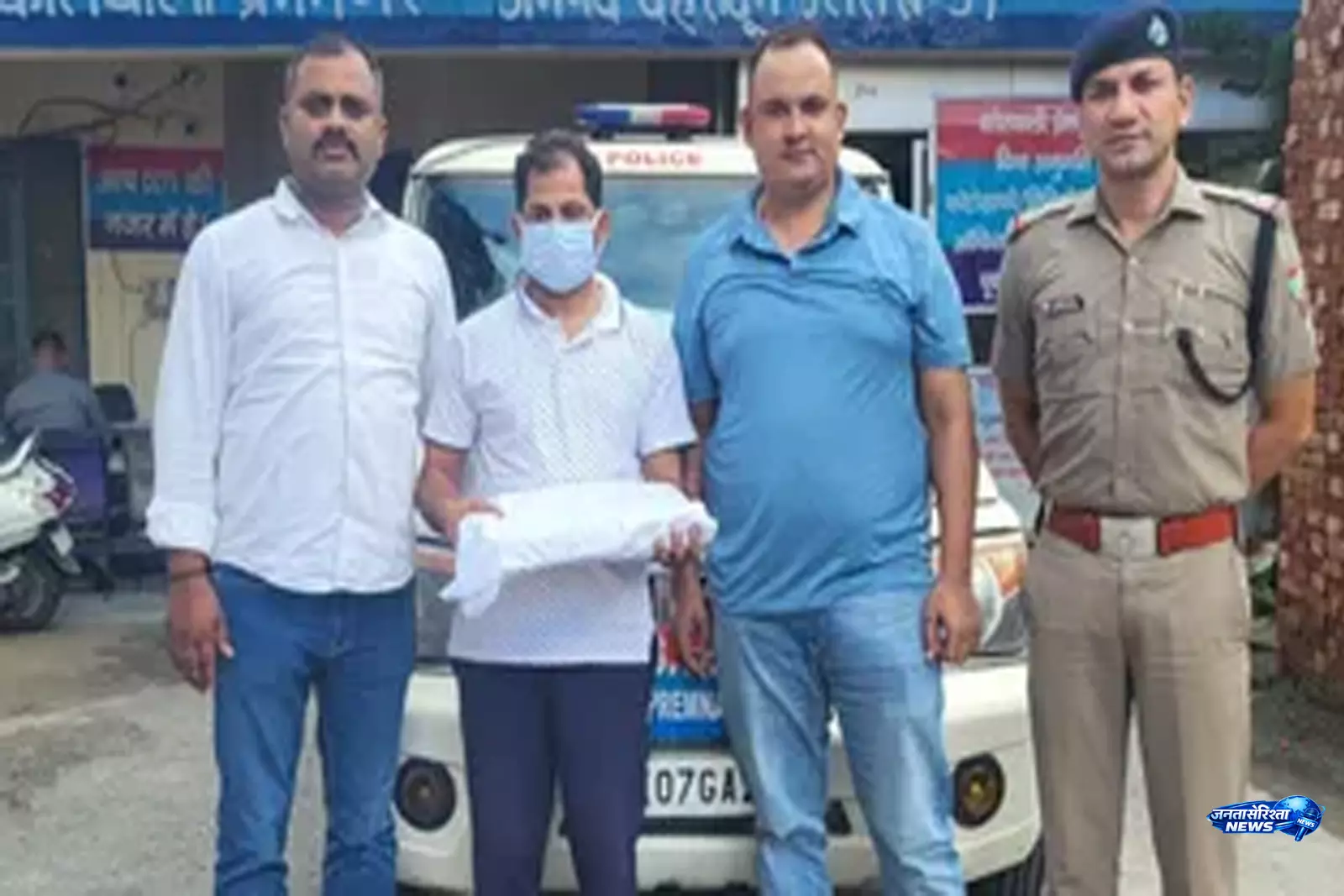 परीक्षा से पहले लीक हुआ प्रश्नपत्र, आरोपी प्रोफेसर पर विश्वविद्यालय का शिकंजा परीक्षा से पहले लीक हुआ प्रश्नपत्र, आरोपी प्रोफेसर पर विश्वविद्यालय का शिकंजा