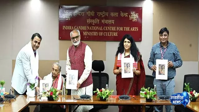 IGNCA ने एक खास कला प्रदर्शनी में शांतिनिकेतन के 97 वर्षीय उस्ताद की मेजबानी की IGNCA ने एक खास कला प्रदर्शनी में शांतिनिकेतन के 97 वर्षीय उस्ताद की मेजबानी की