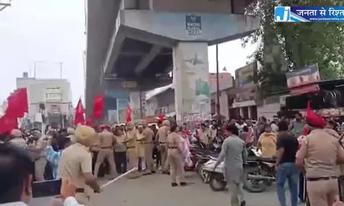 DSP सस्पेंड, सफाई कर्मचारियों पर लाठीचार्ज करने का आरोप DSP सस्पेंड, सफाई कर्मचारियों पर लाठीचार्ज करने का आरोप