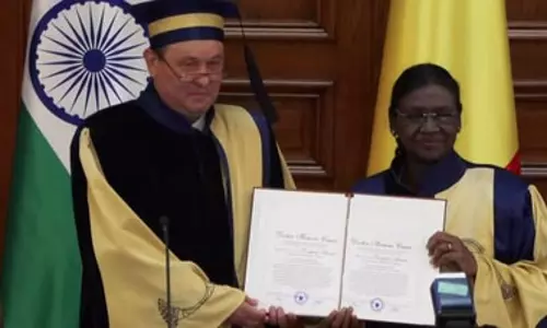 बुखारेस्ट यूनिवर्सिटी ने राष्ट्रपति मुर्मू को दी मानद डॉक्टरेट की उपाधि