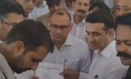Fatehabad: युवा इनेलो ने जंतर-मंतर लाठीचार्ज के विरोध में किया प्रदर्शन Fatehabad: युवा इनेलो ने जंतर-मंतर लाठीचार्ज के विरोध में किया प्रदर्शन