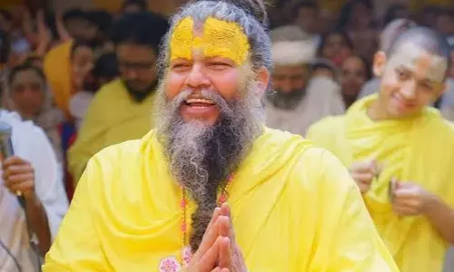 प्रेमानंद महाराज से जानें नौकरी करने वाले लोग कैसे रखें एकादशी व्रत, अपनाएं ये नियम