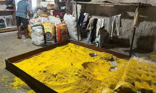 हैदराबाद में फूड सेफ्टी टीम की कार्रवाई, करमनघाट यूनिट से 110 किलो सेव जब्त हैदराबाद में फूड सेफ्टी टीम की कार्रवाई, करमनघाट यूनिट से 110 किलो सेव जब्त