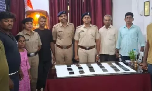 पोंडा पुलिस ने खोए और चोरी हुए 18 मोबाइल फ़ोन बरामद किए