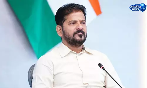 NEET विवाद पर रेवंत रेड्डी की कैंडल रैली NEET विवाद पर रेवंत रेड्डी की कैंडल रैली