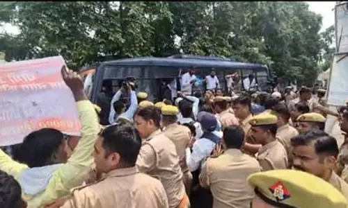 69,000 शिक्षक भर्ती के अभ्यर्थियों का प्रदर्शन, मायावती से हस्तक्षेप की मांग 69,000 शिक्षक भर्ती के अभ्यर्थियों का प्रदर्शन, मायावती से हस्तक्षेप की मांग