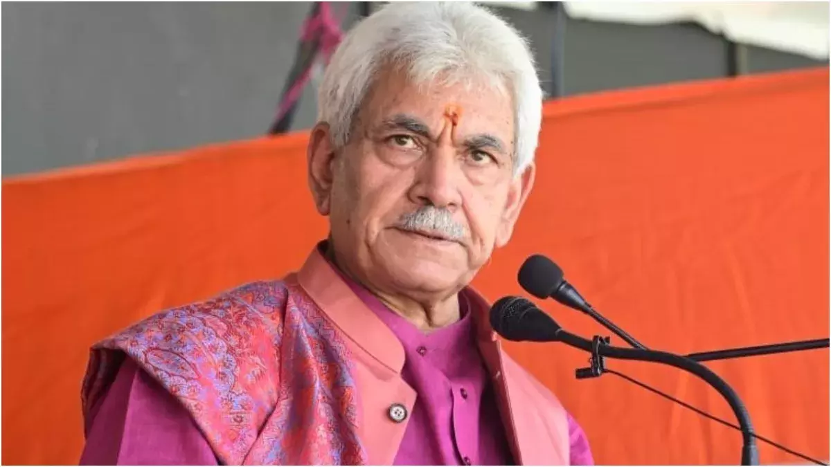 Srinagar: कारगिल नायकों को रोल मॉडल बताया, सिन्हा ने रीडिंग मैराथन को दिखाई हरी झंडी Srinagar: कारगिल नायकों को रोल मॉडल बताया, सिन्हा ने रीडिंग मैराथन को दिखाई हरी झंडी