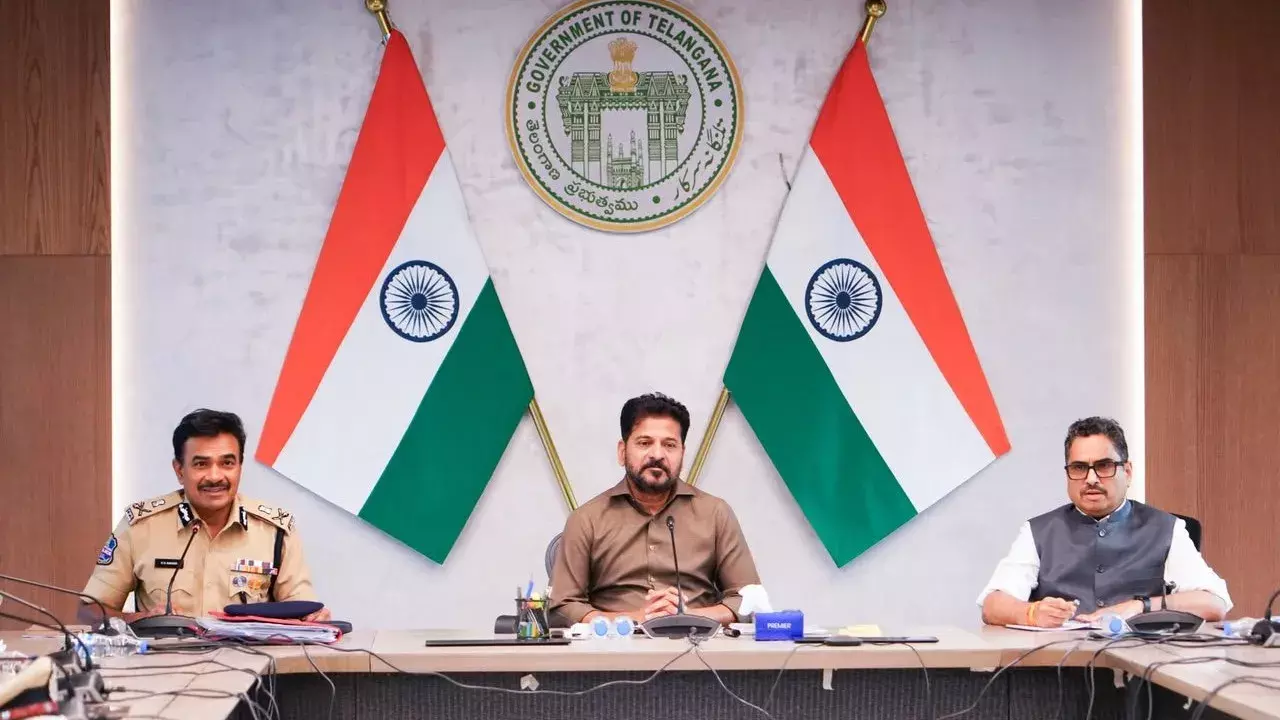 Telangana CM ने ट्रैफिक मैनेजमेंट और सड़क सुरक्षा के लिए ब्यूरो बनाने का आदेश दिया