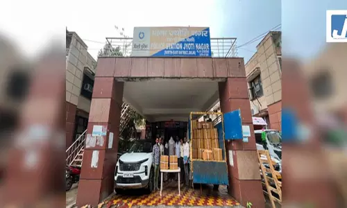 अवैध रूप से साइकोट्रोपिक दवाएं सप्लाई करने वाले गिरोह का भंडाफोड़, पिता-पुत्र समेत 5 गिरफ्तार अवैध रूप से साइकोट्रोपिक दवाएं सप्लाई करने वाले गिरोह का भंडाफोड़, पिता-पुत्र समेत 5 गिरफ्तार