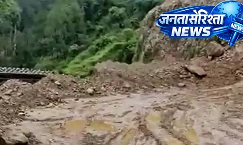 हिमाचल में 99 सडक़ें, 63 ट्रांसफार्मर ठप हिमाचल में 99 सडक़ें, 63 ट्रांसफार्मर ठप