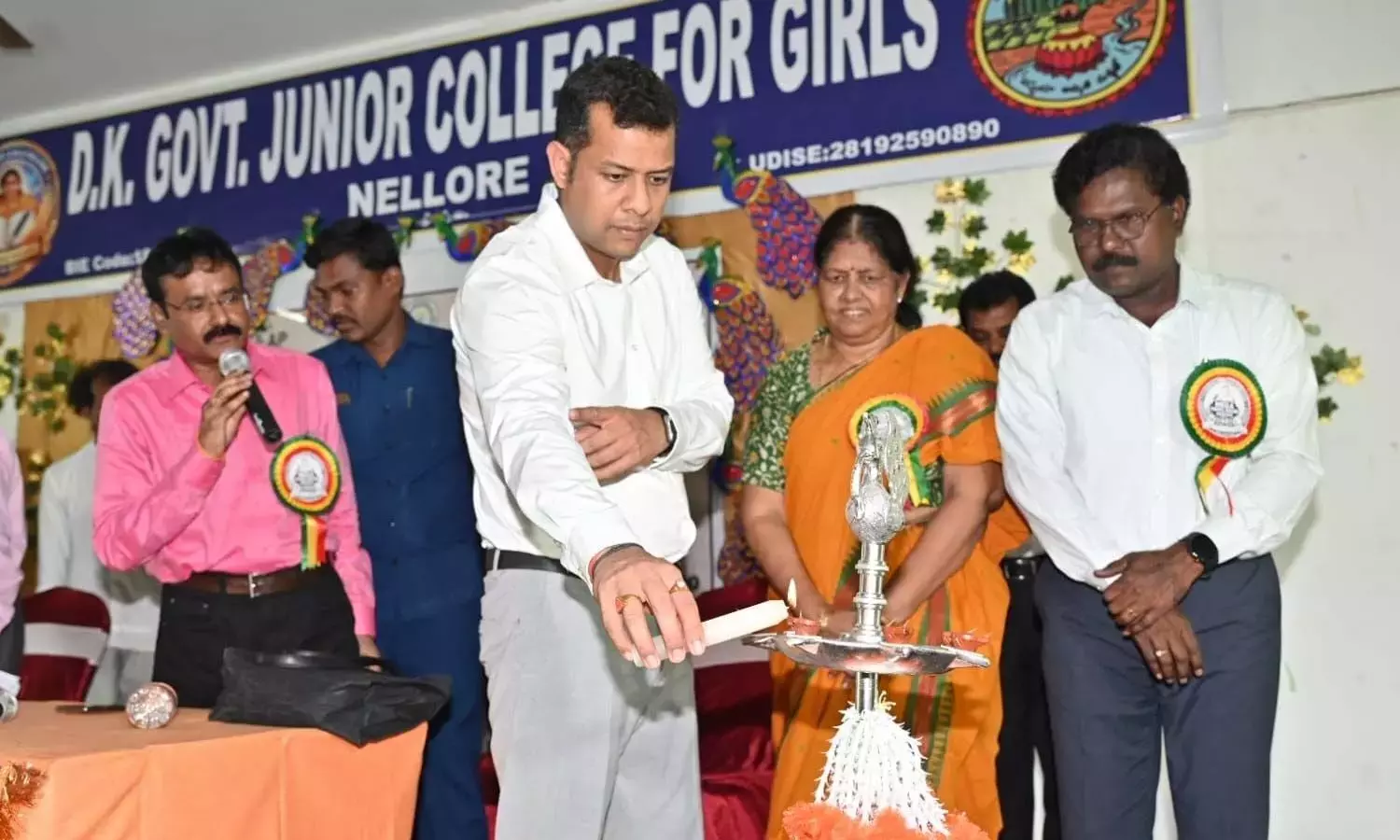 Andhra: अभिभावकों से अपने बच्चों का नामांकन सरकारी स्कूलों में कराने का आग्रह किया