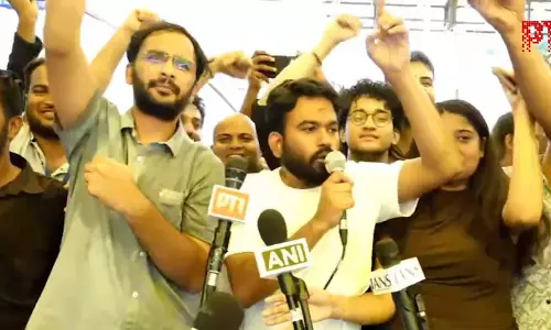 धर्मेंद्र प्रधान के इस्तीफे पर विपक्ष का हमला धर्मेंद्र प्रधान के इस्तीफे पर विपक्ष का हमला