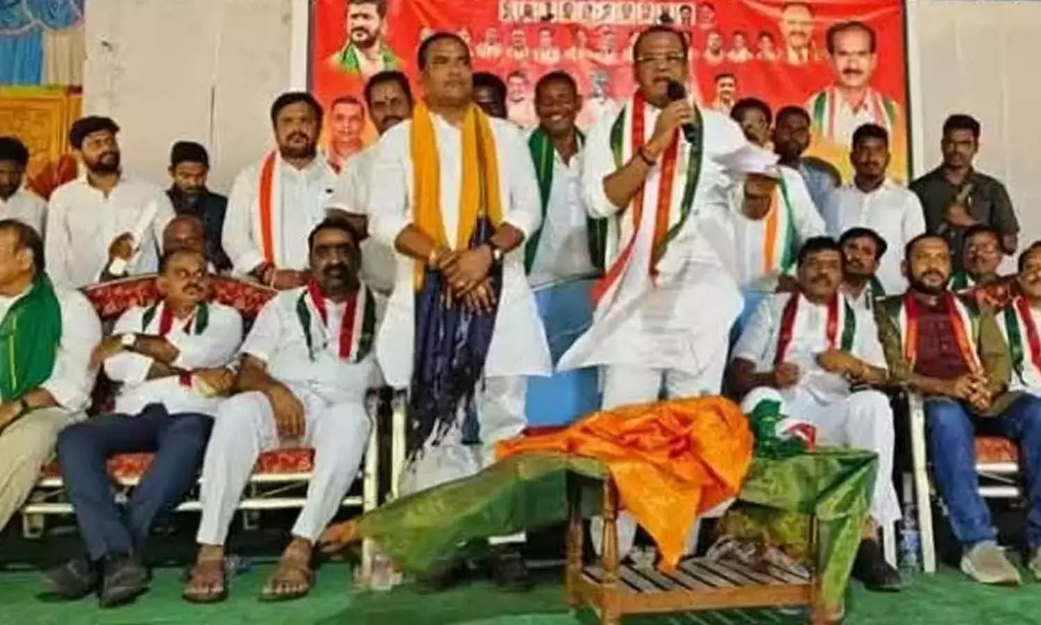 Telangana: कोमाटिरेड्डी ने परीक्षा पेपर लीक पर एनडीए की आलोचना की Telangana: कोमाटिरेड्डी ने परीक्षा पेपर लीक पर एनडीए की आलोचना की