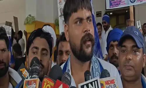 सहारनपुर में गरजे कार्यकर्ता, शिक्षा मंत्री के इस्तीफे को लेकर नारेबाजी सहारनपुर में गरजे कार्यकर्ता, शिक्षा मंत्री के इस्तीफे को लेकर नारेबाजी