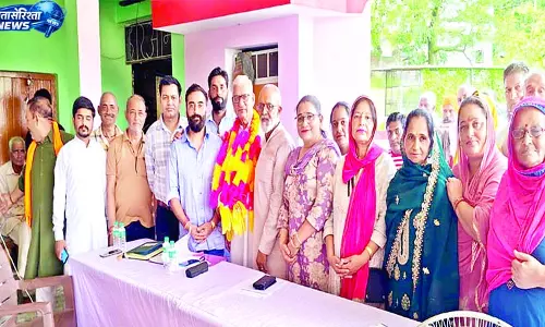 अंबोटा पंचायत का फैसला, घर-घर से कूड़ा उठाने को देना होगा एक रुपया अंबोटा पंचायत का फैसला, घर-घर से कूड़ा उठाने को देना होगा एक रुपया