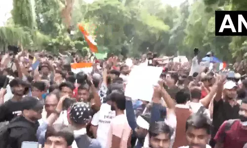 छात्रों का आंदोलन खत्म: जाने लगे युवा...जंतर-मंतर का लेटेस्ट VIDEO देखें छात्रों का आंदोलन खत्म: जाने लगे युवा...जंतर-मंतर का लेटेस्ट VIDEO देखें