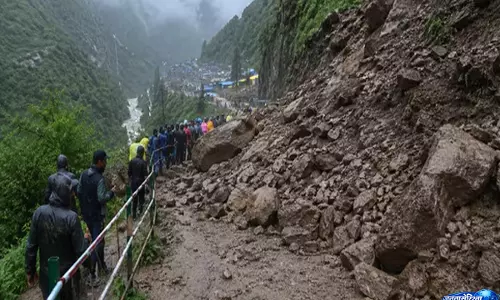 श्रद्धालुओं की सुरक्षा के लिए रोकी गई केदारनाथ यात्रा, जल्द खुलेगा मार्ग श्रद्धालुओं की सुरक्षा के लिए रोकी गई केदारनाथ यात्रा, जल्द खुलेगा मार्ग
