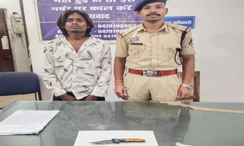 महात्मा गांधी नगर में चाकू लेकर घूमते बदमाश गिरफ्तार महात्मा गांधी नगर में चाकू लेकर घूमते बदमाश गिरफ्तार
