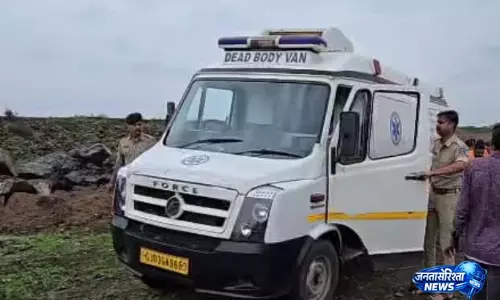 Rajkot में बाढ़ में बही इलेक्ट्रिक कार, 26 घंटे बाद मिला चालक का शव