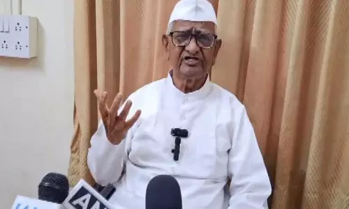 हिंसा से कभी समस्याओं का समाधान नहीं होता: अन्ना हजारे ने बातचीत पर ज़ोर दिया, CJP ने आंदोलन वापस लिया हिंसा से कभी समस्याओं का समाधान नहीं होता: अन्ना हजारे ने बातचीत पर ज़ोर दिया, CJP ने आंदोलन वापस लिया