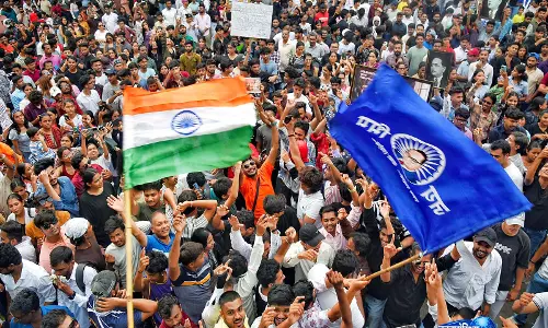 धर्मेंद्र प्रधान के इस्तीफे पर Akhilesh Yadav बोले, छात्रों के संघर्ष से नया दौर शुरू होगा धर्मेंद्र प्रधान के इस्तीफे पर Akhilesh Yadav बोले, छात्रों के संघर्ष से नया दौर शुरू होगा