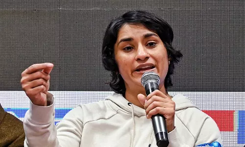 धर्मेंद्र प्रधान के इस्तीफे पर विनेश फोगाट बोलीं, युवाओं की जीत हुई