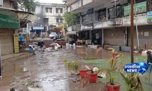 अहमदाबाद बारिश का कहर, इंद्रप्रस्थ कॉम्प्लेक्स में दुकानों का करोड़ों का नुकसान अहमदाबाद बारिश का कहर, इंद्रप्रस्थ कॉम्प्लेक्स में दुकानों का करोड़ों का नुकसान