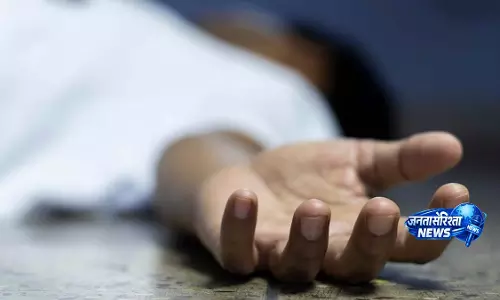 थाने के सामने तेज रफ्तार कार का कहर, बाइक सवार दो युवकों की मौत थाने के सामने तेज रफ्तार कार का कहर, बाइक सवार दो युवकों की मौत