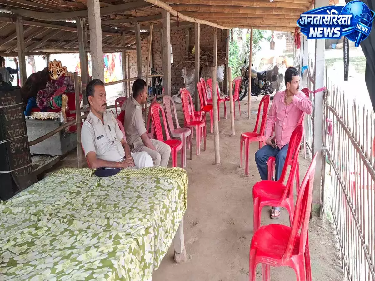 बिहार के सुपौल में दर्दनाक हादसा, 4 वर्षीय बच्चे की मौत के बाद मुआवजे को लेकर हंगामा बिहार के सुपौल में दर्दनाक हादसा, 4 वर्षीय बच्चे की मौत के बाद मुआवजे को लेकर हंगामा