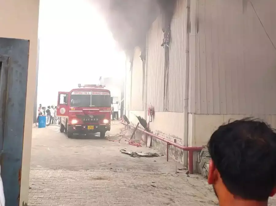 Sirsa: कोल्ड स्टोरेज में आग, करोड़ों रुपये का नुकसान होने की आशंका Sirsa: कोल्ड स्टोरेज में आग, करोड़ों रुपये का नुकसान होने की आशंका