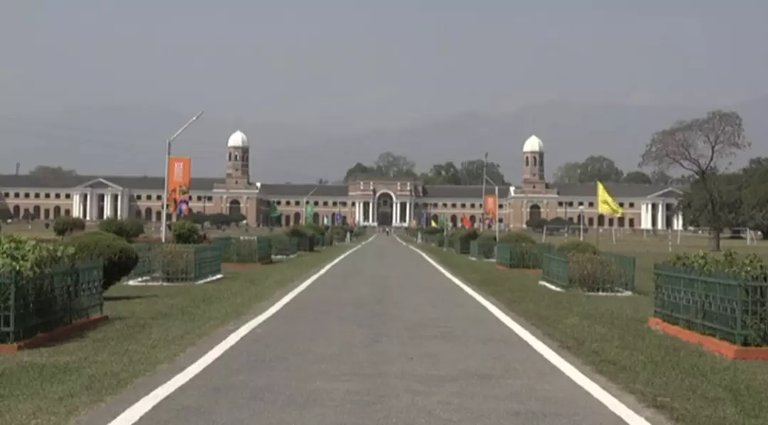Dehradun: एफआरआई में शुरू हुआ वन महोत्सव-2026, मौलश्री और आंवला के पौधे लगाए Dehradun: एफआरआई में शुरू हुआ वन महोत्सव-2026, मौलश्री और आंवला के पौधे लगाए