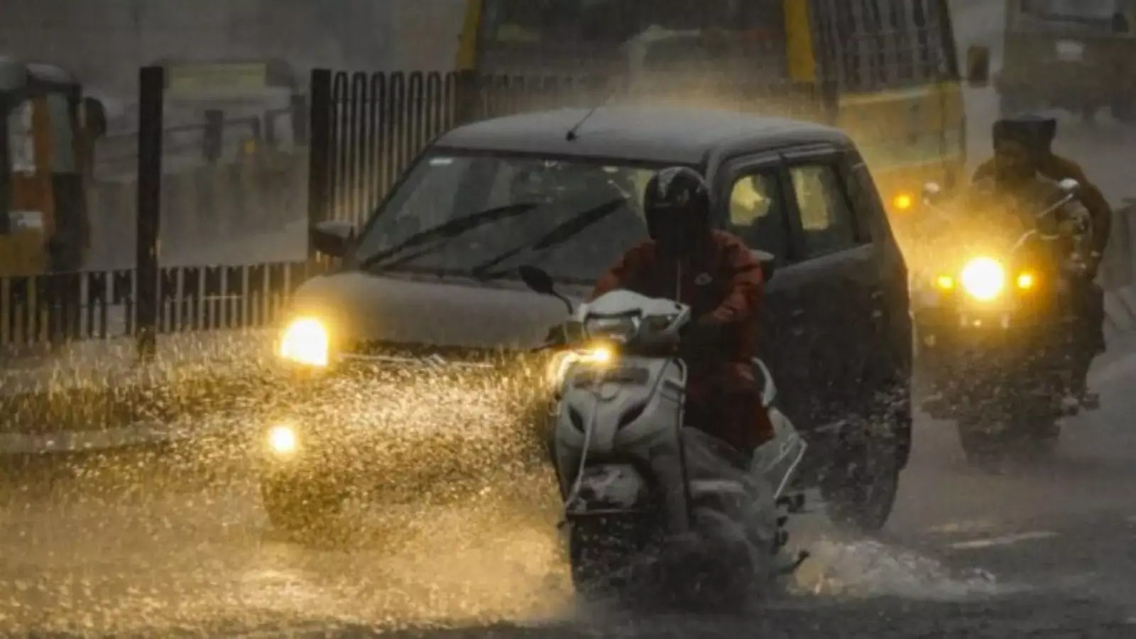हैदराबाद में 26 से 31 जुलाई तक मध्यम बारिश का अनुमान, मौसम विभाग ने जारी किया अलर्ट हैदराबाद में 26 से 31 जुलाई तक मध्यम बारिश का अनुमान, मौसम विभाग ने जारी किया अलर्ट