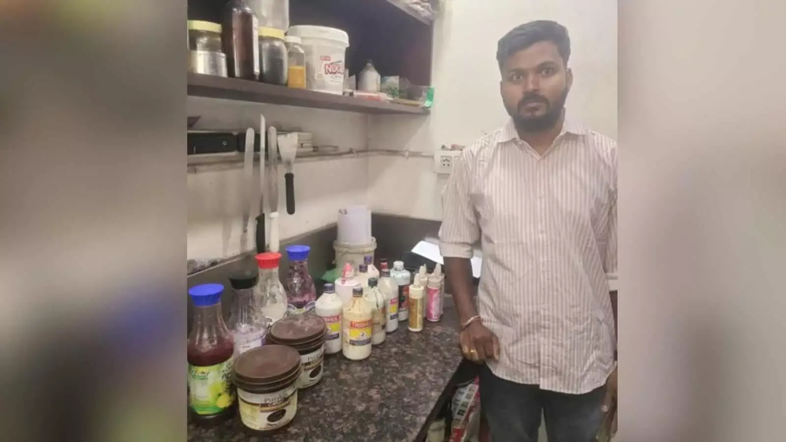 हैदराबाद में एक्सपायर्ड प्रोडक्ट्स का इस्तेमाल, बेकरी मालिक के खिलाफ मामला दर्ज हैदराबाद में एक्सपायर्ड प्रोडक्ट्स का इस्तेमाल, बेकरी मालिक के खिलाफ मामला दर्ज