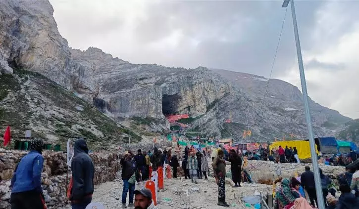 Jammu: छह दिनों के विराम के बाद अमरनाथ यात्रा फिर शुरू, हजारों श्रद्धालु शामिल Jammu: छह दिनों के विराम के बाद अमरनाथ यात्रा फिर शुरू, हजारों श्रद्धालु शामिल