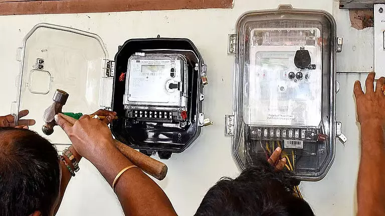 स्मार्ट मीटर योजना पर सरकारी बकाये का असर स्मार्ट मीटर योजना पर सरकारी बकाये का असर