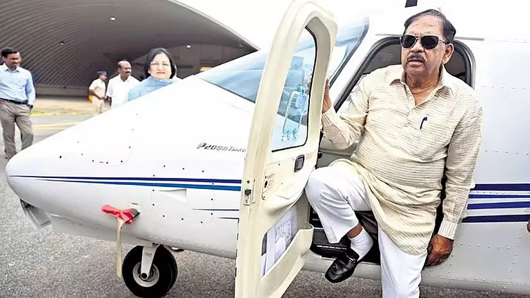 जक्कूर फ्लाइट ट्रेनिंग स्कूल को DGCA की मंजूरी, तीन साल बाद फिर शुरू होगी पायलट ट्रेनिंग जक्कूर फ्लाइट ट्रेनिंग स्कूल को DGCA की मंजूरी, तीन साल बाद फिर शुरू होगी पायलट ट्रेनिंग