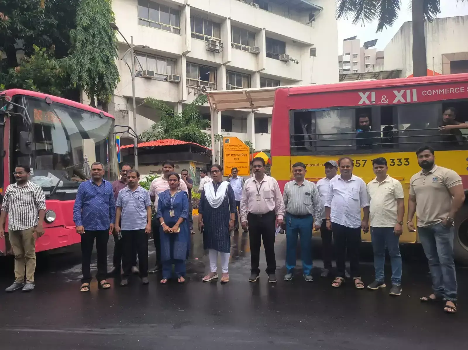 Mumbai: बाढ़ पीड़ितों की सहायता में जुटी टीएमसी, डहाणु के लिए राहत दल भेजा Mumbai: बाढ़ पीड़ितों की सहायता में जुटी टीएमसी, डहाणु के लिए राहत दल भेजा