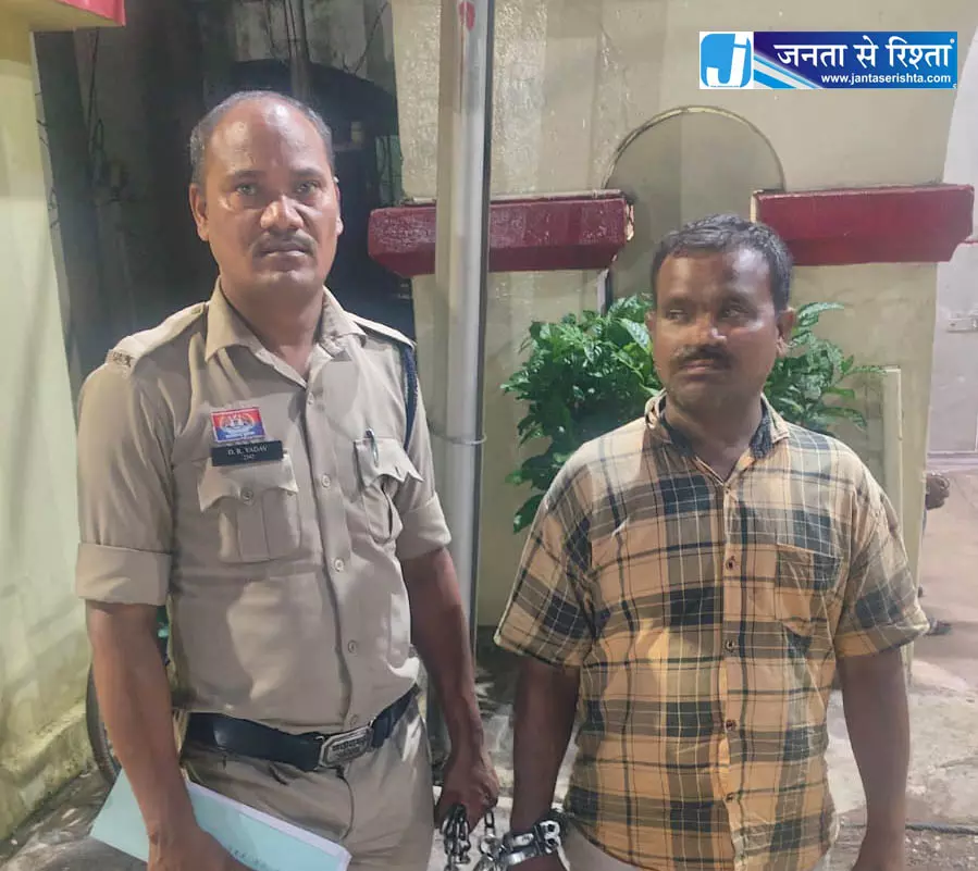 पुलिस ने बैकवर्ड लिंक पर कार्यवाही की, नशीली टेबलेट सप्लाई करने वाला बस चालक गिरफ्तार पुलिस ने बैकवर्ड लिंक पर कार्यवाही की, नशीली टेबलेट सप्लाई करने वाला बस चालक गिरफ्तार