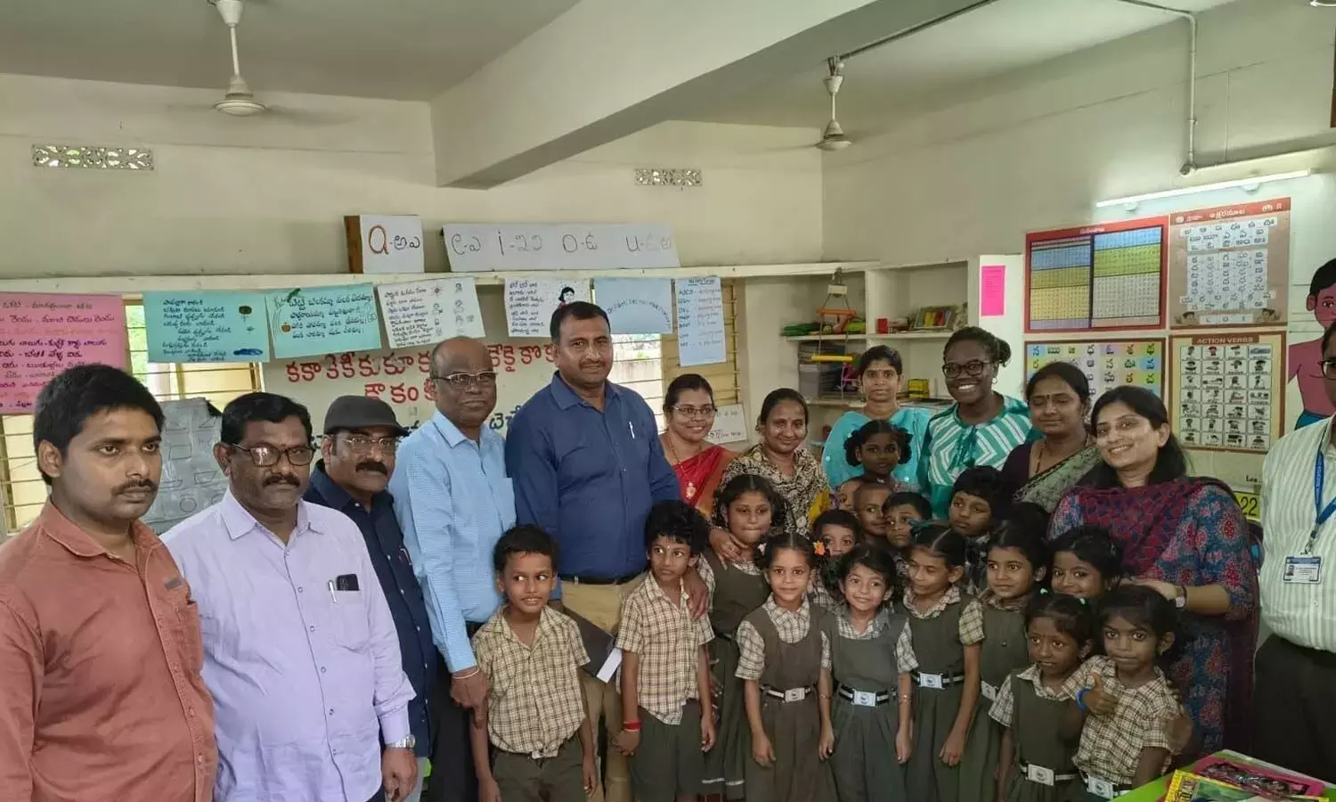 Andhra: ईजी स्कूलों में पीएएल से प्रभावित हुई डब्ल्यूबी टीम Andhra: ईजी स्कूलों में पीएएल से प्रभावित हुई डब्ल्यूबी टीम