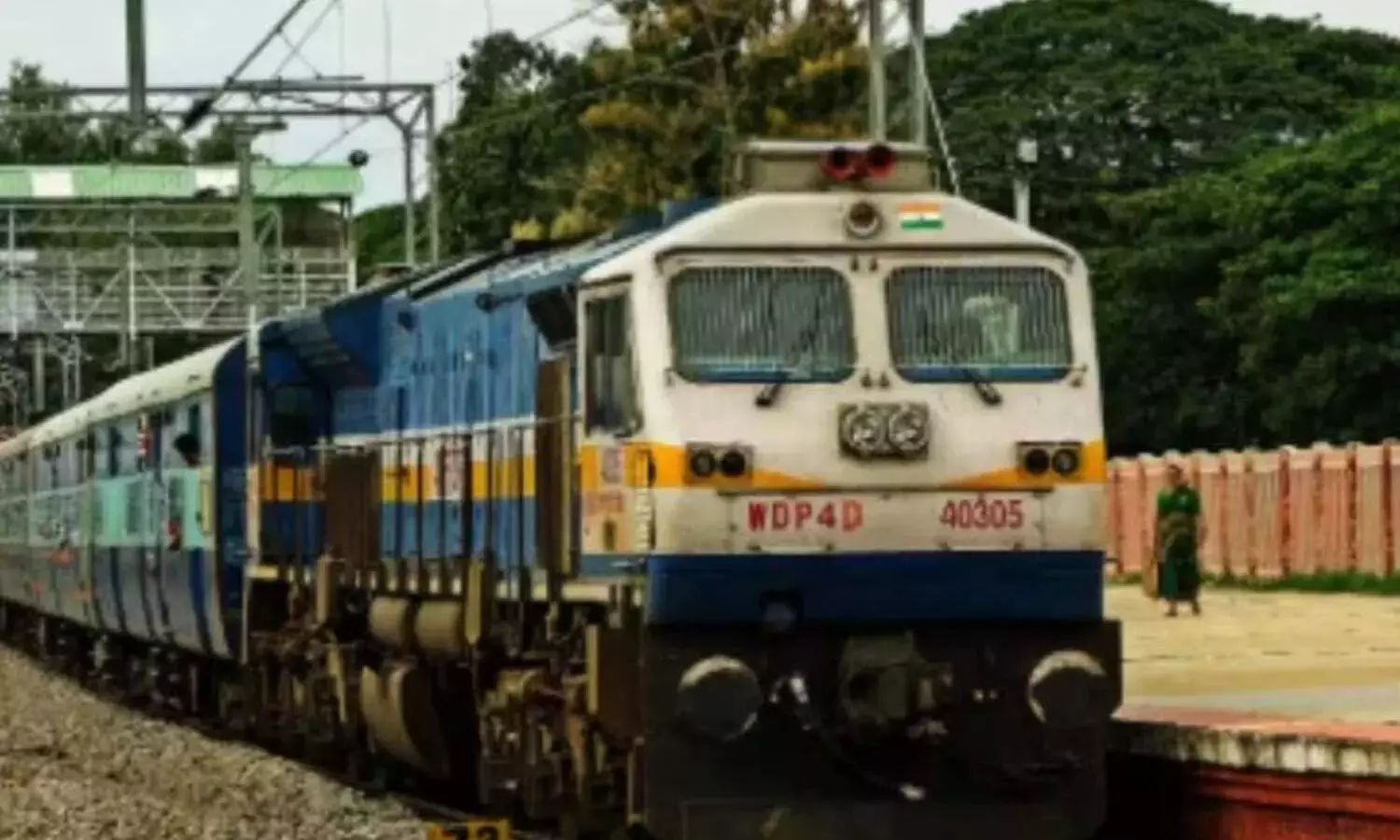 Andhra: बल्लारी-गुंटकल रेल विस्तार को केंद्रीय मंत्रिमंडल की हरी झंडी Andhra: बल्लारी-गुंटकल रेल विस्तार को केंद्रीय मंत्रिमंडल की हरी झंडी