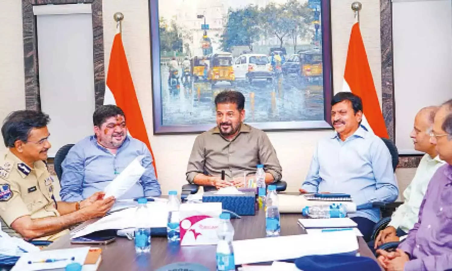 मुख्य शहरी क्षेत्र: तेलंगाना सरकार इंदिराम्मा घरों के लिए पुलिस, राजस्व भूमि का उपयोग करेगी मुख्य शहरी क्षेत्र: तेलंगाना सरकार इंदिराम्मा घरों के लिए पुलिस, राजस्व भूमि का उपयोग करेगी