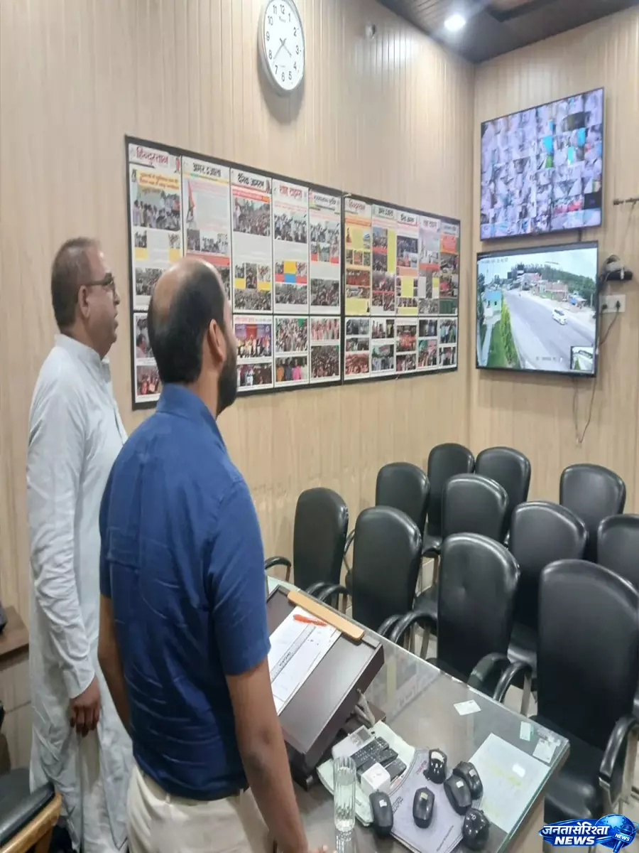 Kanwar यात्रा को लेकर प्रशासन अलर्ट, सीडीओ ने किया निरीक्षण Kanwar यात्रा को लेकर प्रशासन अलर्ट, सीडीओ ने किया निरीक्षण