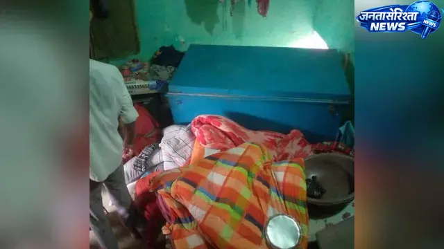 पचपेड़ा गांव में चोरों का आतंक, एक ही रात दो घरों से लाखों के जेवरात और नकदी चोरी पचपेड़ा गांव में चोरों का आतंक, एक ही रात दो घरों से लाखों के जेवरात और नकदी चोरी